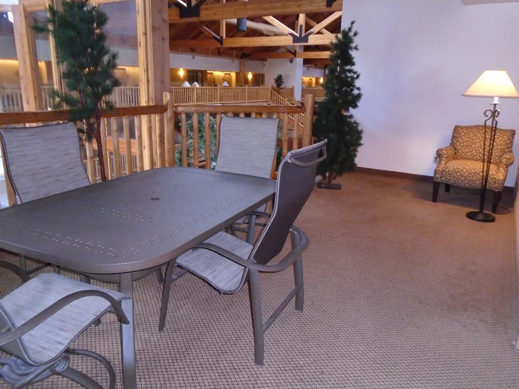Casper C'Mon Inn Hotel & Suites Evansville Номер фото